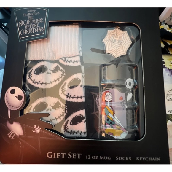 Sold Copy ListingDisney’s The Nightmare Before Christmas Gift - Picture 4 of 4
